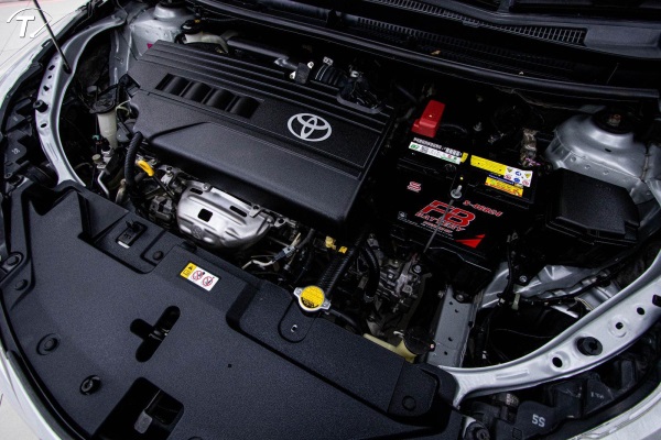 Car image 8